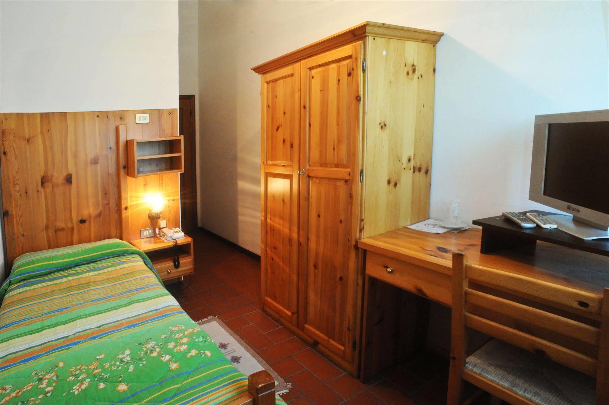 Hotel Del Lago Cavriglia Cameră foto